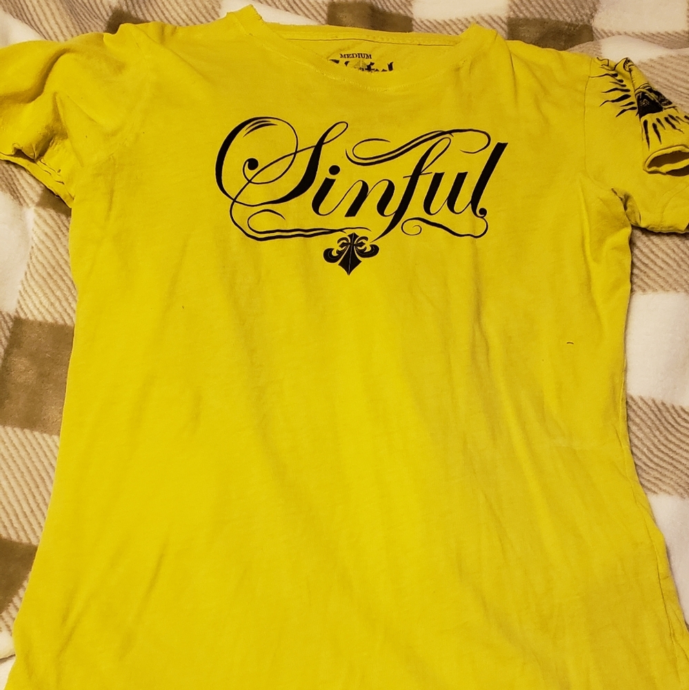 Sinful tee fron the buckle